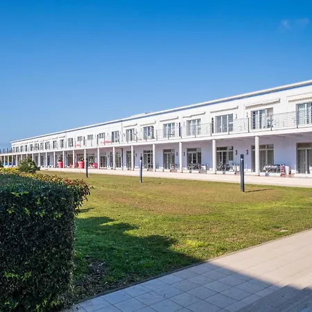 Solidago Aparthotel *